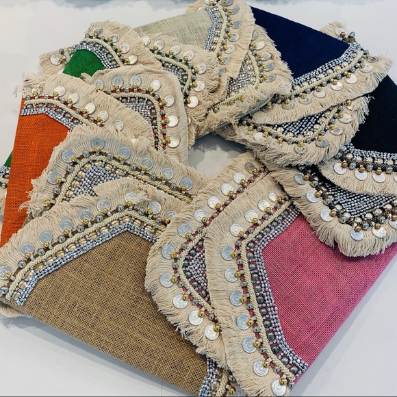 Handmade in India burlap clutch with sequins - Picture 5 of 16